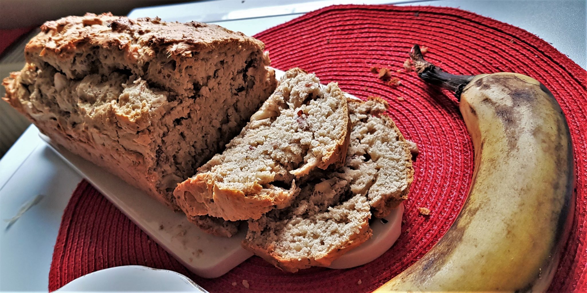 5-ingredient vegan banana bread - five for a fiver