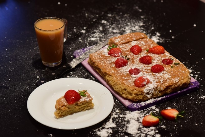 Slow cooker Raspberry Cake!